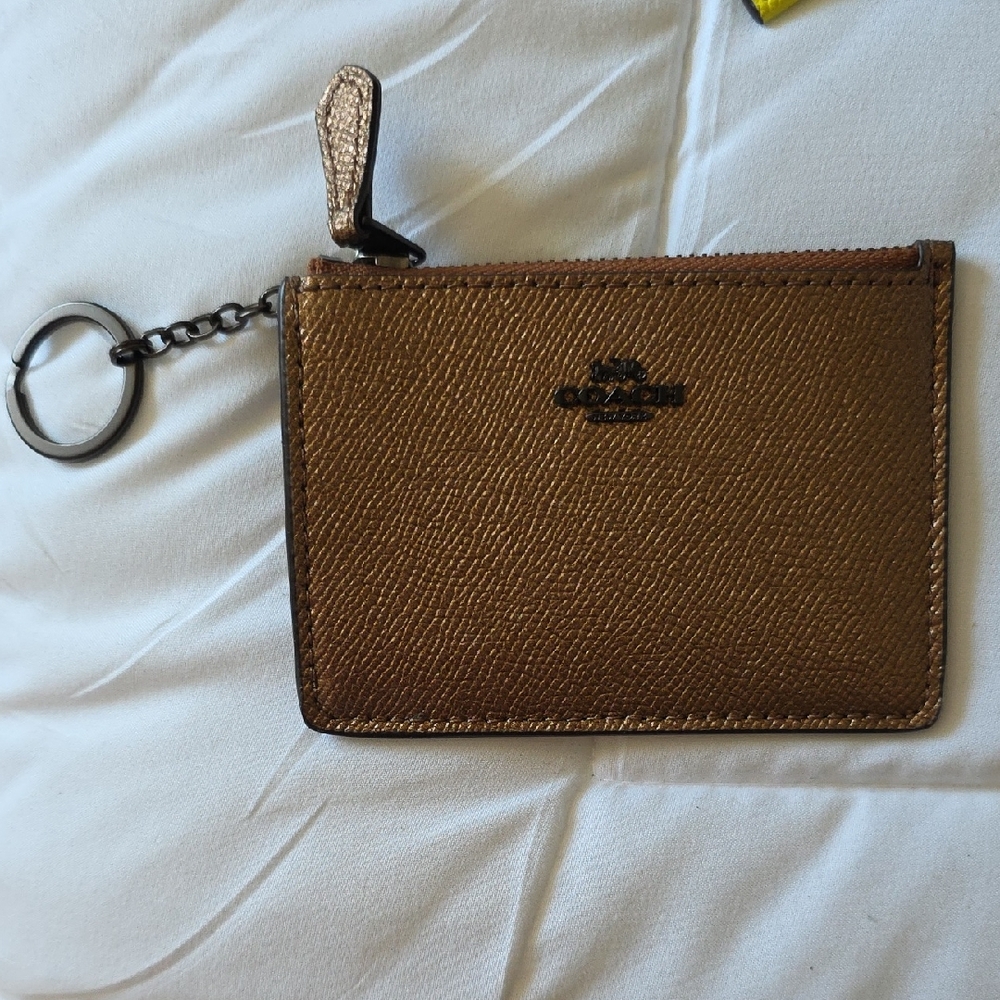 NWOT Coach Bronze Card Holder with Keychain